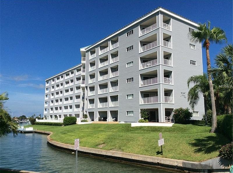 1st image of 610 Island Way APT 202