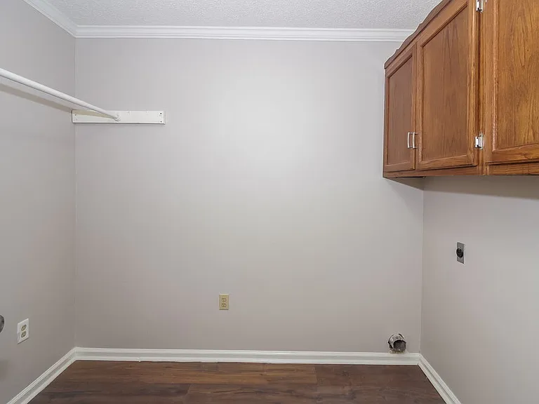 7308 Alexander Rd — Photo 14