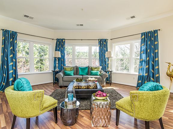 Living Rm w. Tree Lined View