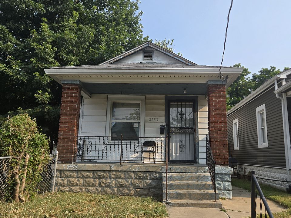 1st image of 2833 W Madison St