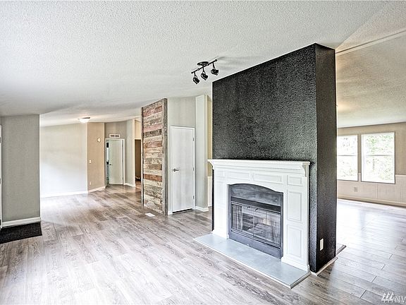 4th image of 2928 104th Ave SW