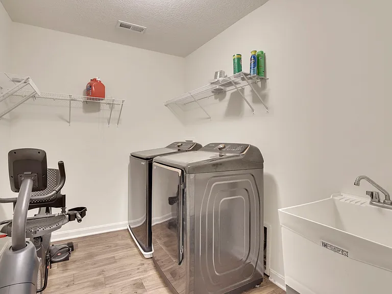 694 Dewmar Dr — Photo 27