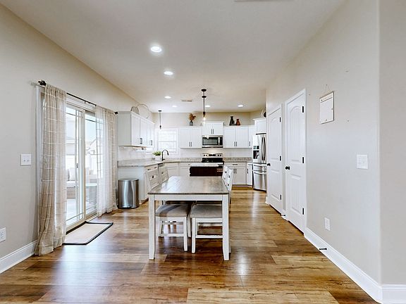 4th image of 1214 Ewing Way