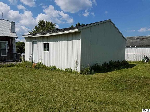 4th image of 1054 Shoreline Dr