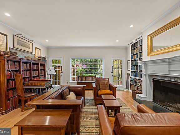 5th image of 2426 I St NW