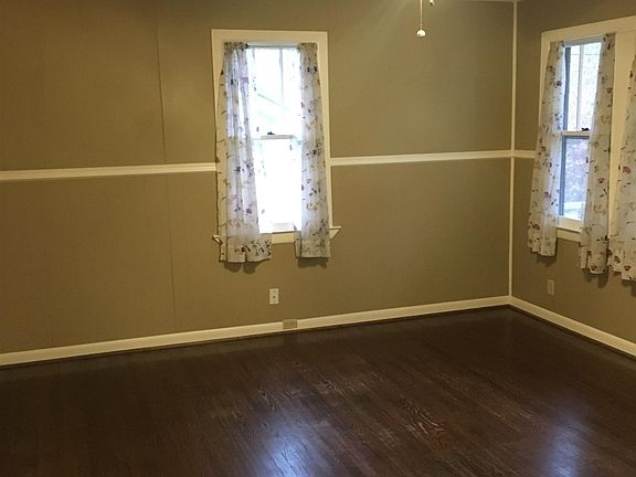 3rd image of 2107 Sadler Ave