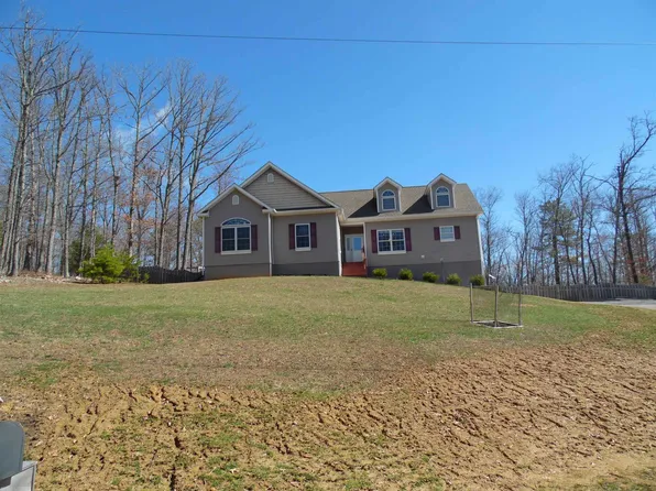 320 Wisteria Dr, Radford, VA 24141