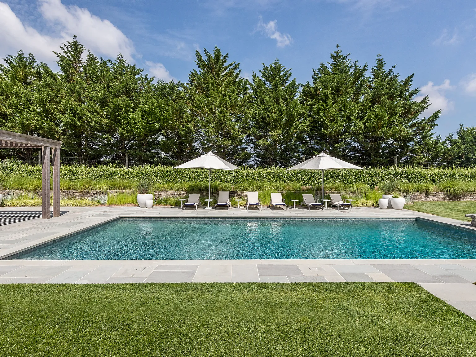 Stunning Rental in Bridgehampton Horse Country — Photo 3