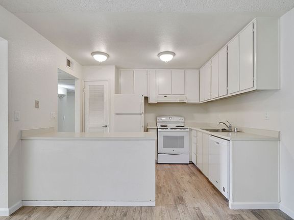 3rd image of 1050 Lake Blvd #47