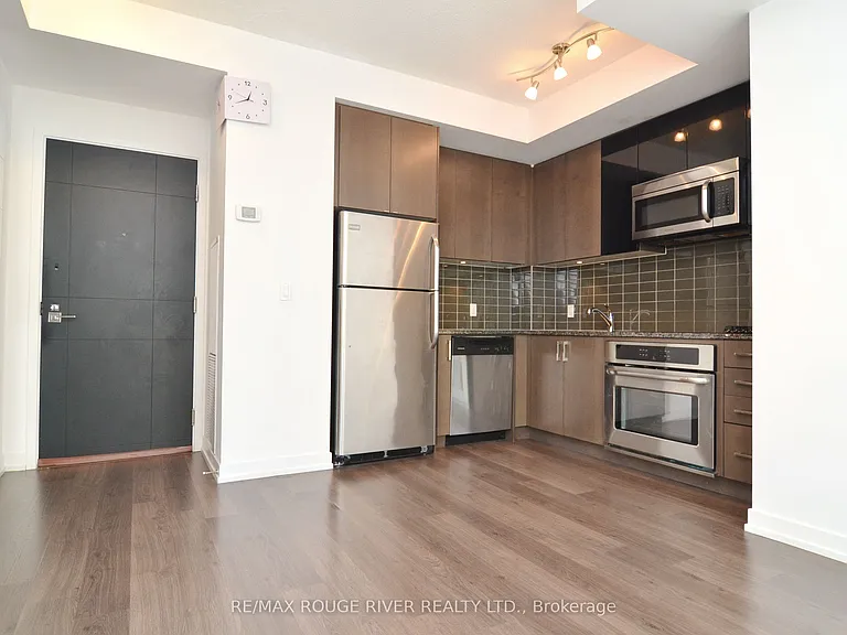 89 Dunfield Ave #509 — Photo 9