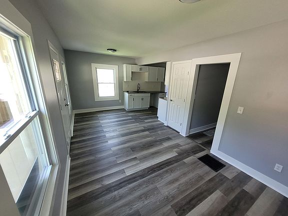 4th image of 2317 E 50th St