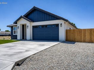 19069 Shoreline Dr, Cottonwood, CA 96022