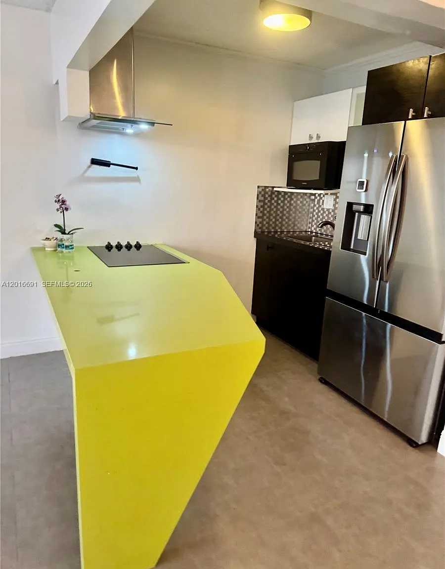 No Bay White House No 2 C — Photo 1