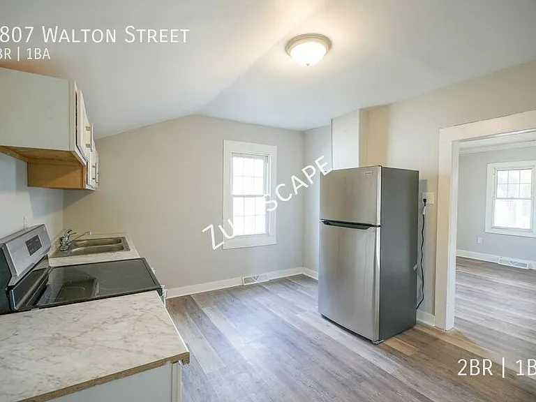 1807 Walton St — Photo 6