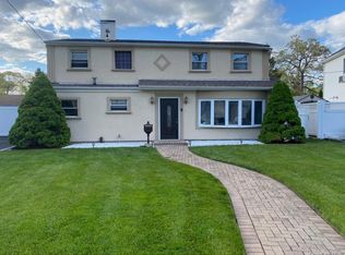 9 Rugby Rd, Massapequa, NY 11758