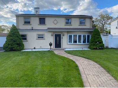 9 Rugby Road, Massapequa, NY, 11758