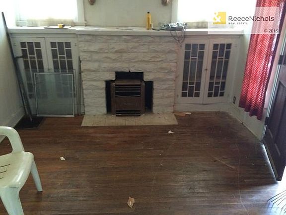3rd image of 2904 Parkwood Blvd