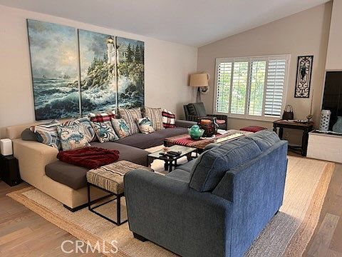 5th image of 355 Avenue Portola