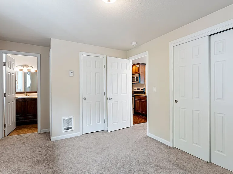 Bayshore Vista Apartments — Photo 14