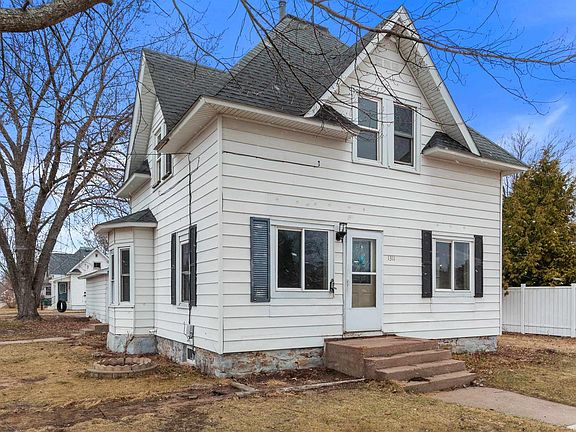 2nd image of 1311 OAK STREET