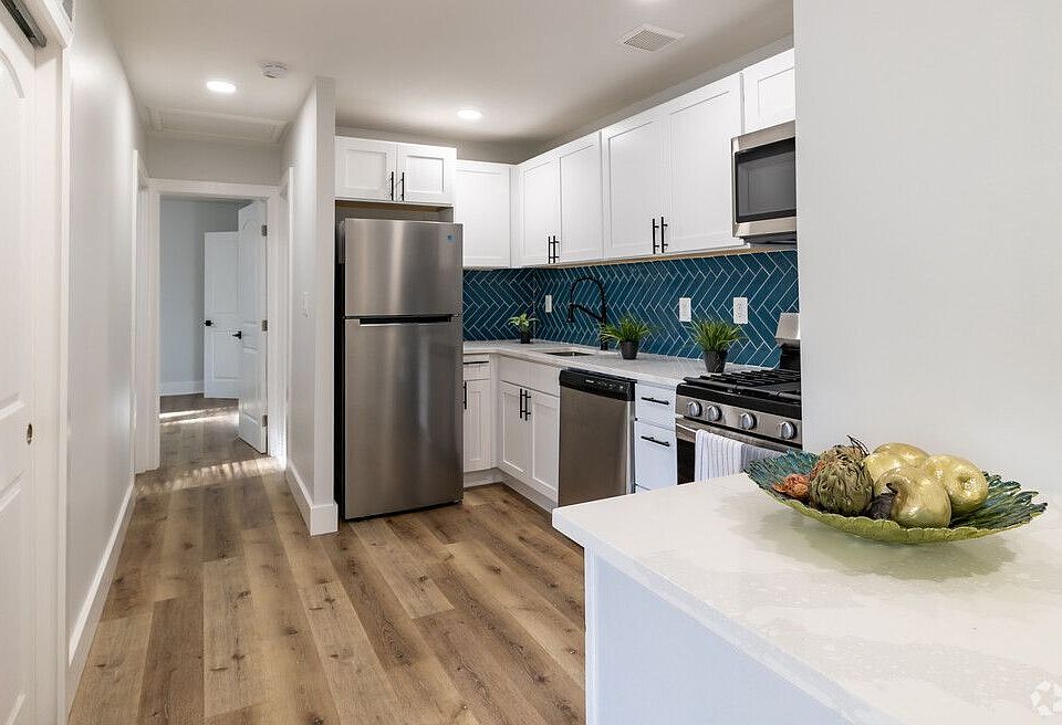 Kitchen-Renovated (2BR, 1BA)