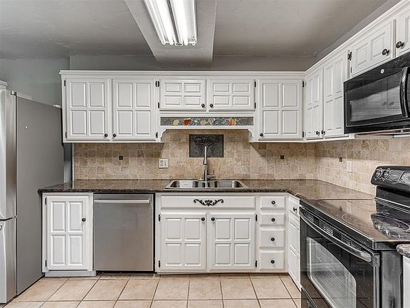 4th image of 11374 Benttree Cir Unit 11374