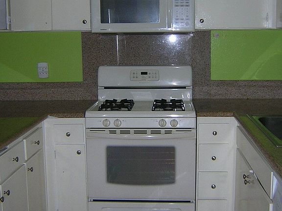 2nd image of 729 S Hobart Blvd APT 18