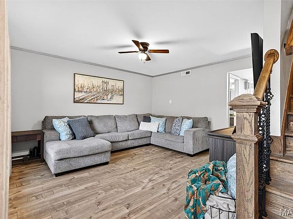 5th image of 4262 Eiffel Dr