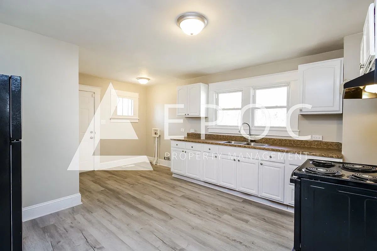 910 Caldwell St — Photo 3