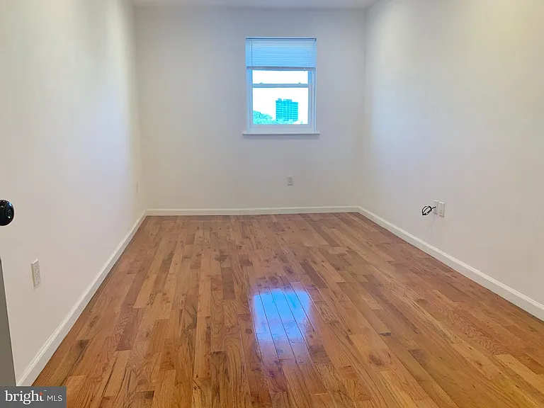 1800 Ridge Ave #7 — Photo 4