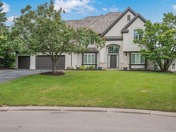 3rd image of 10451 White Tail Xing