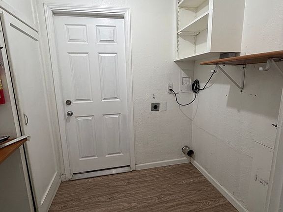 5th image of 1591 N Delno Ave