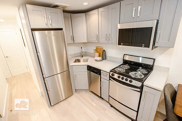 Rented by Jonis Realty | media 11