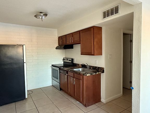 3rd image of 125 W Gary Dr #A