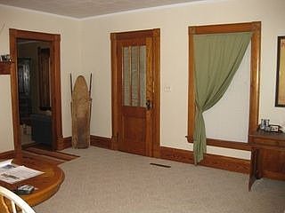 2nd image of 407 Davis St