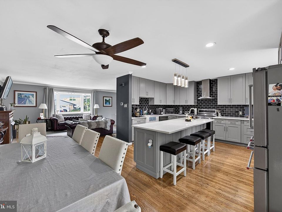 1st image of 463 Pinewood Rd