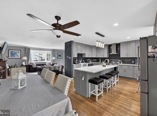 463 Pinewood Rd, Philadelphia, PA 19116