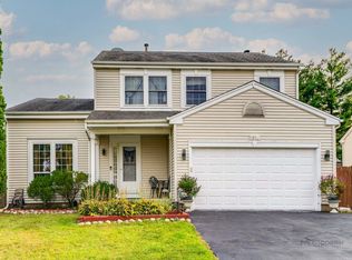 1202 Bristol Trail Rd, Lake Zurich, IL 60047