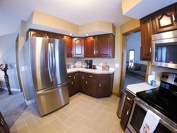 2nd image of 150 Dones Ln