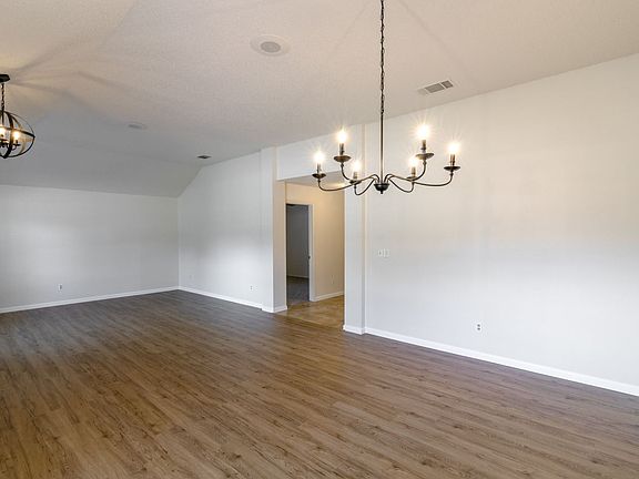 5th image of 6707 Carisbrooke Ln