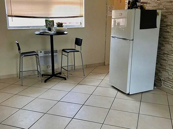 4th image of 2501 NE 49th St APT 3B