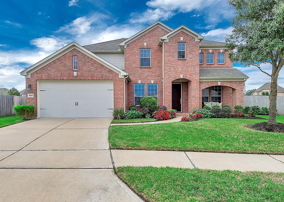 1st image of 823 Harbor Lakes Ln