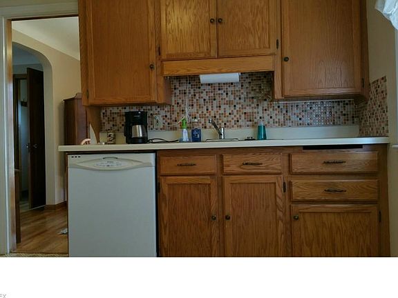 3rd image of 1318 Tuxedo Ave