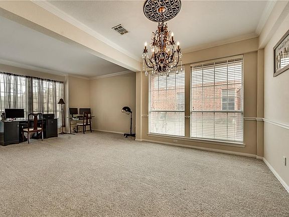 5th image of 405 Heatherwood Dr