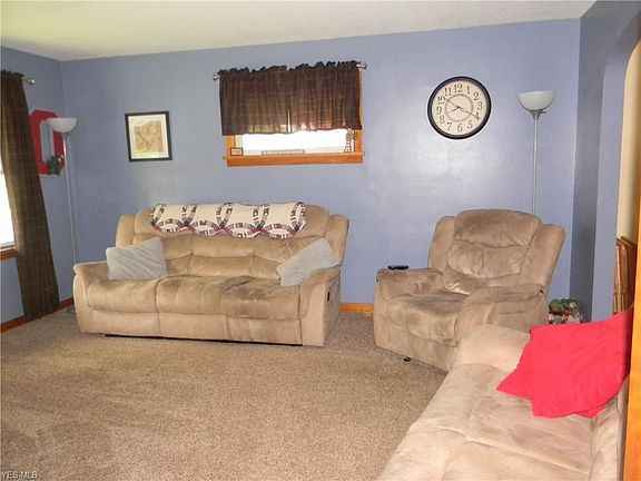 2nd image of 1419 Gulling Ave