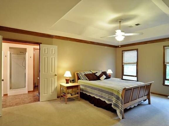 Master suite his&her vani