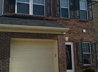 102 Pebble Ct, Berea, OH 44017