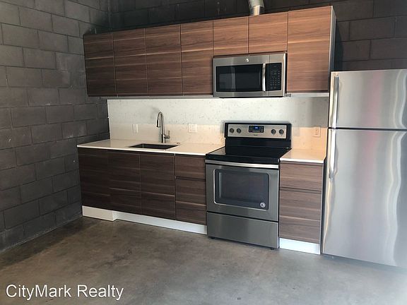 3rd image of 1929 Columbia St #101