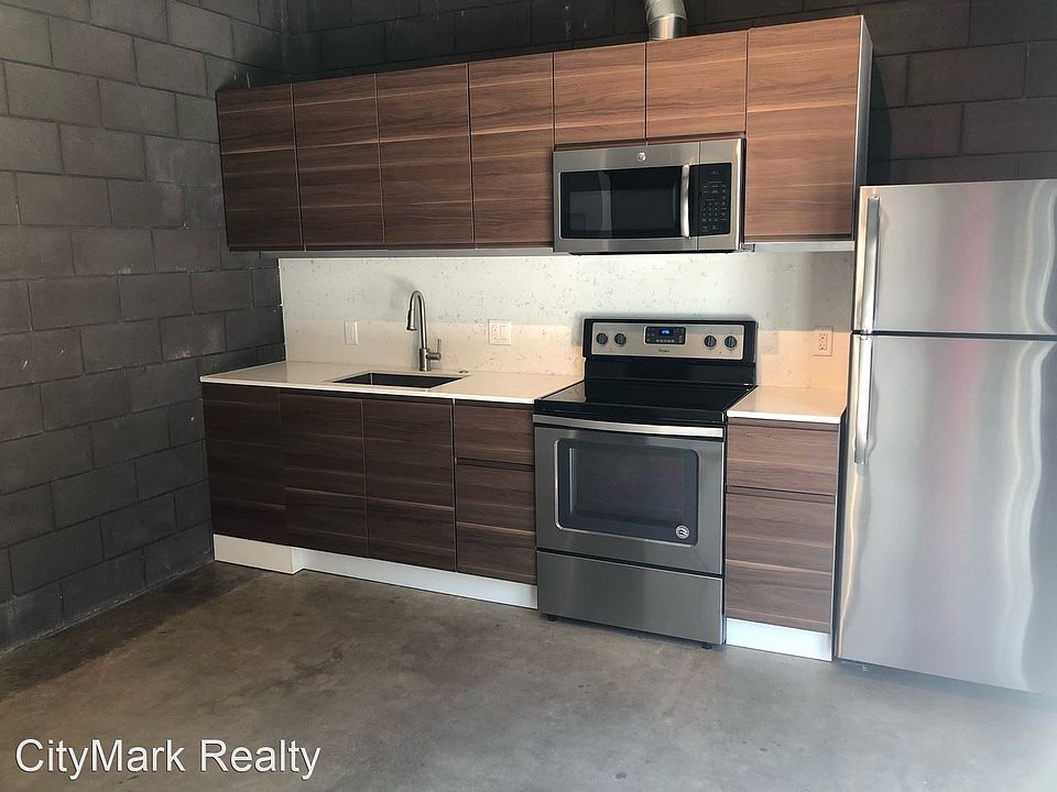 1st image of 1929 Columbia St #504