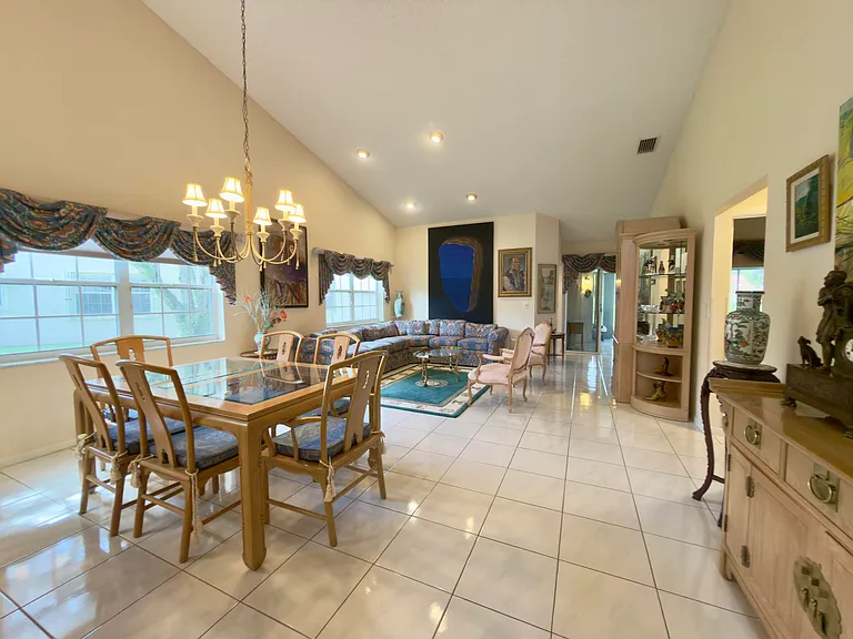 7922 Sandy Pointe Dr — Photo 18